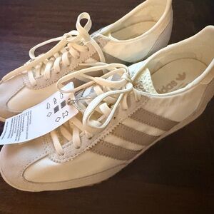 Adidas Women's Off-White Sneakers